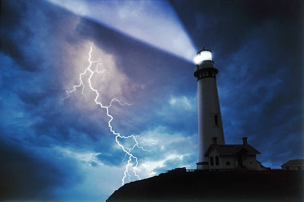 The Lighthouse vs. CrUX Conundrum: Navigating the Lab vs. Field Data Divide for SEO