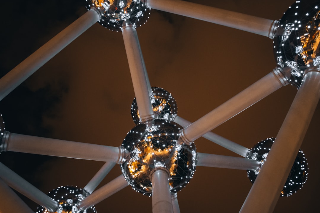 Thematic Clusters: Internal Linking as a Topical Authority Signal